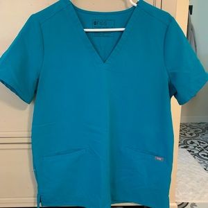 FIGS Casma three pocket scrub top